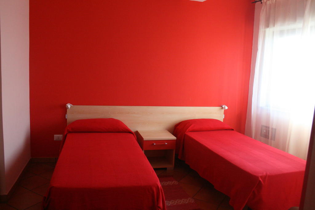 Splash'S Rooms สปาดาฟอรา ห้อง รูปภาพ